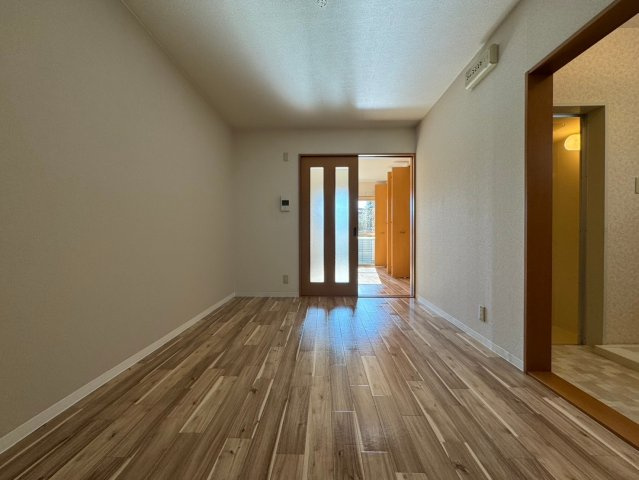 豊中市刀根山４丁目のアパートの居間・リビング