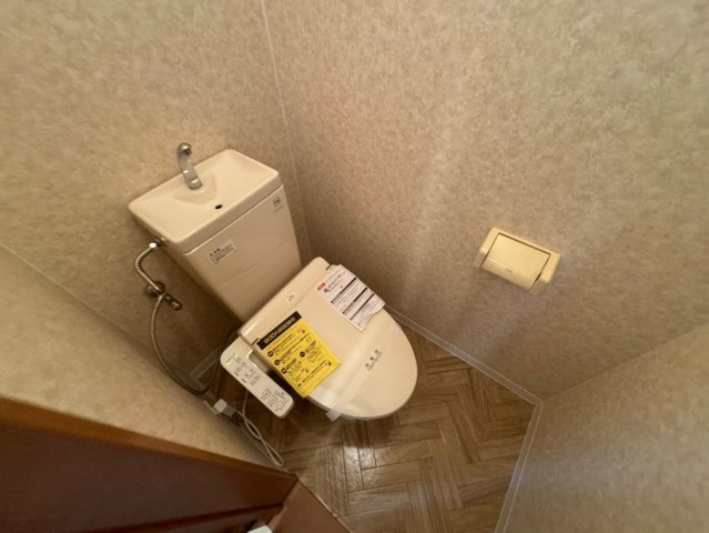 豊中市刀根山４丁目のアパートのトイレ