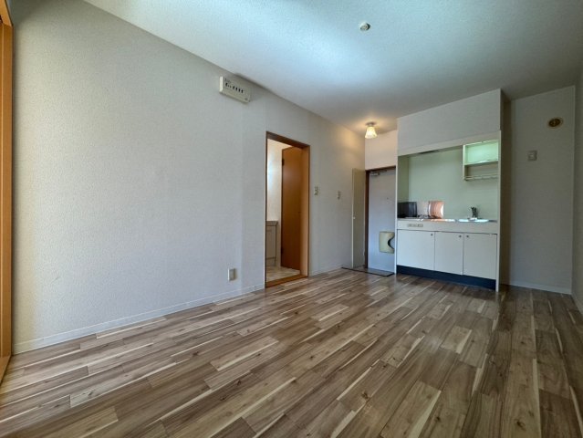 豊中市刀根山４丁目のアパートの居間・リビング