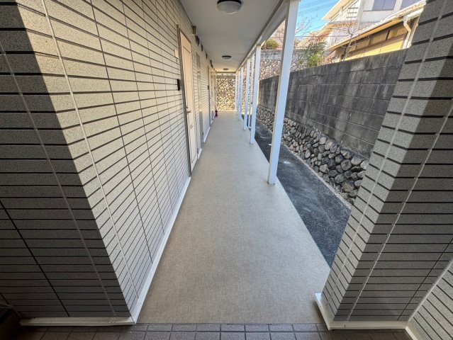 豊中市刀根山４丁目のアパートのロビー