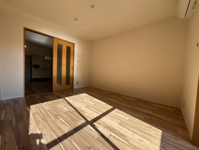 豊中市刀根山４丁目のアパートの居間・リビング