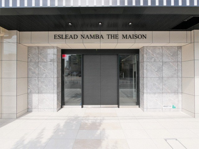 エスリード難波ザ・メゾンのエントランス