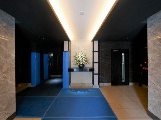 エスリード難波ザ・メゾンのロビー