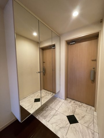 【玄関】 | トリニティーハウス三田