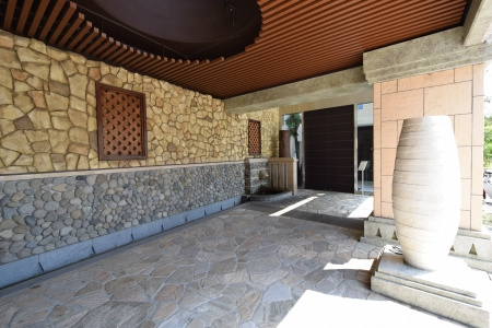 ロイヤルパークス西新井のエントランス