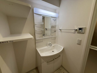 【洗面所】 | フェリスメゾン嘉真－ＭＩＨＡＲＡ・ＬＥＢＥＮ－（ＳＪ） | フェリスメゾン嘉真－ＭＩＨＡＲＡ・ＬＥＢＥＮ－（ＳＪ）★那覇市三原エリア