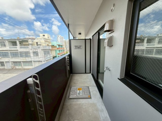 【バルコニー】 | フェリスメゾン嘉真－ＭＩＨＡＲＡ・ＬＥＢＥＮ－（ＳＪ） | フェリスメゾン嘉真－ＭＩＨＡＲＡ・ＬＥＢＥＮ－（ＳＪ）★那覇市三原エリア