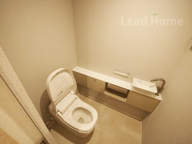 【トイレ】 | パークコート南麻布ヒルトップレジデンス | 手洗い付きで清潔感のあるトイレです。