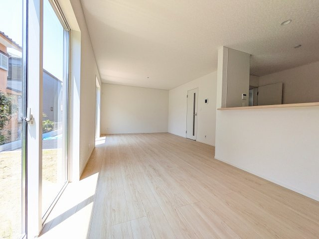 八王子市　泉町　新築一戸建て　２６期の内装|～20.0帖の明るいLDKで、家族団欒の時間をお過ごしいただけます～