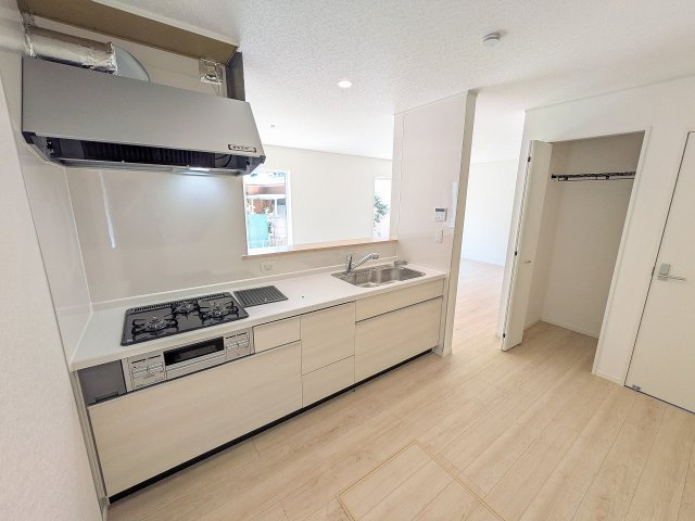 八王子市　泉町　新築一戸建て　２６期の収納|～パントリー付き～