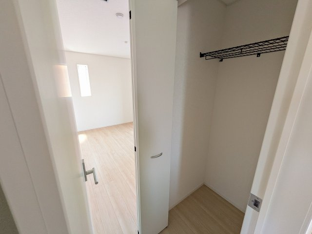八王子市　泉町　新築一戸建て　２６期の収納|～収納力の高いクローゼット完備～