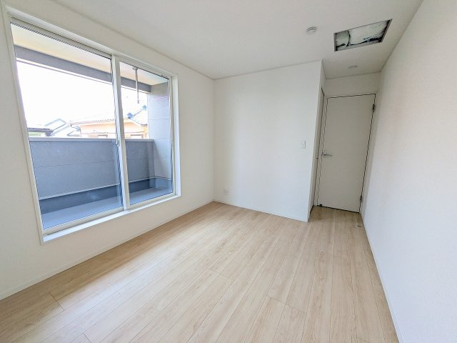 八王子市　泉町　新築一戸建て　２６期の寝室|～2階バルコニーに面している6.5帖の主寝室です～