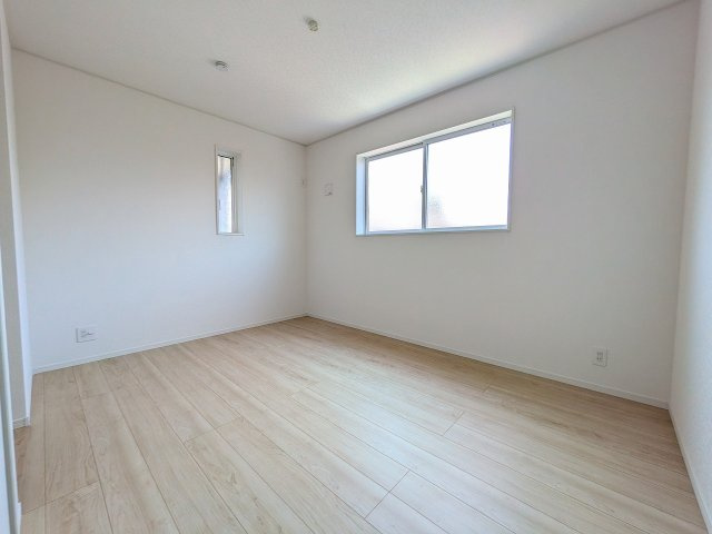 八王子市　泉町　新築一戸建て　２６期の子供部屋|～2階6.5帖の洋室　2面採光で明るく風通しの良いお部屋です～