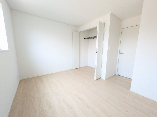八王子市　泉町　新築一戸建て　２６期の収納|～収納力の高いクローゼット完備～