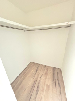 【収納】 | 西区山田新町1【P４台可】【限定1棟】 | 2階　洋室×3　収納付きでお部屋がスッキリ広く使えます。　