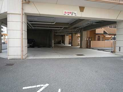 ライオンズマンション比治山南の駐車場