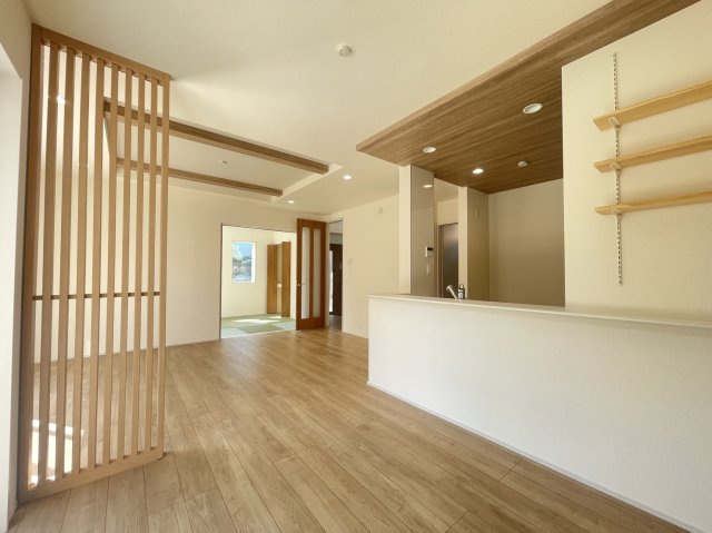 横浜市泉区中田西３丁目 新築戸建て【仲介手数料無料】カースペース2台の居間・リビング