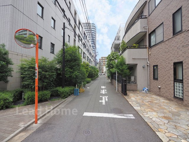 【その他】 | ファインレジデンス三田 | 前面道路