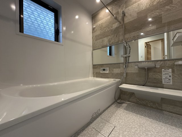 明石市魚住町錦が丘１丁目戸建の浴室