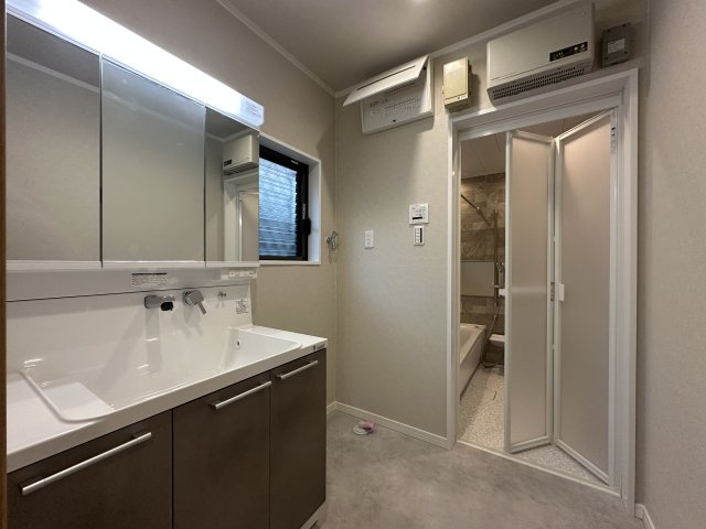 明石市魚住町錦が丘１丁目戸建の独立洗面台