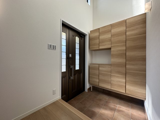 明石市魚住町錦が丘１丁目戸建の玄関