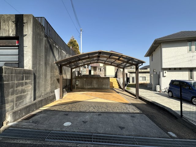 明石市魚住町錦が丘１丁目戸建の駐車場