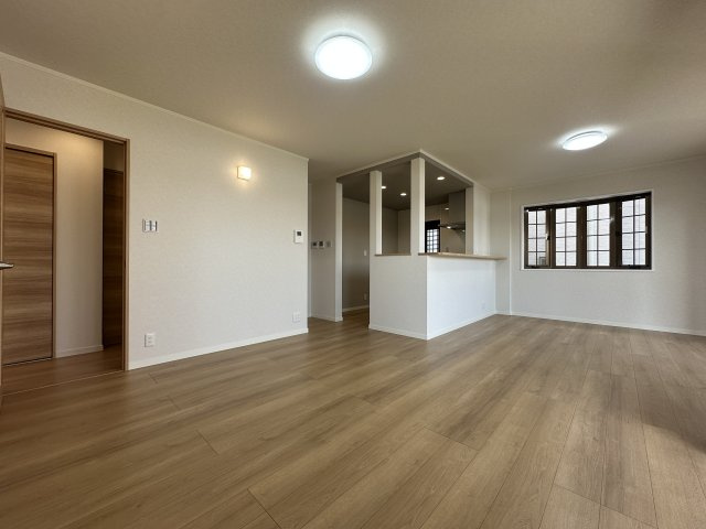 明石市魚住町錦が丘１丁目戸建の居間・リビング