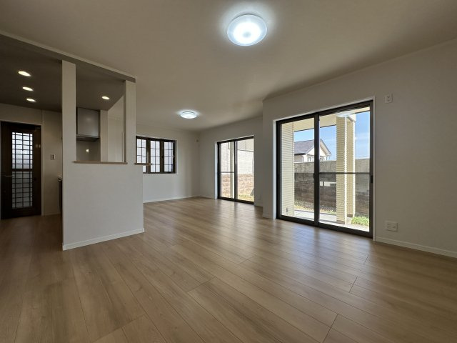 明石市魚住町錦が丘１丁目戸建の居間・リビング