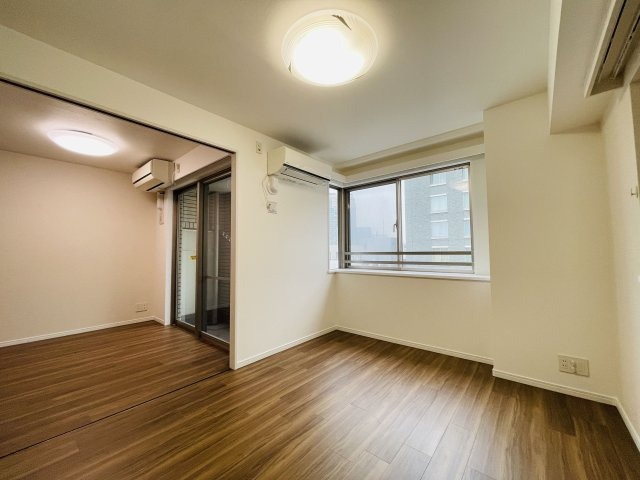 【洋室】 | ランドステージ白金台 | 写真はリフォーム前のものです。