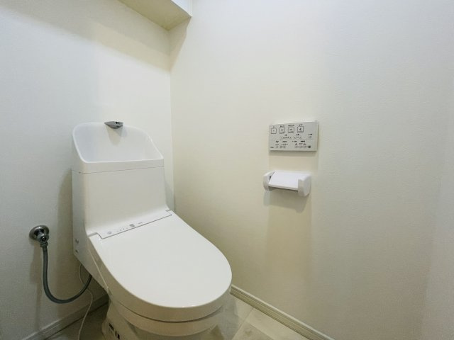 【玄関】 | ランドステージ白金台 | 写真はリフォーム前のものです。