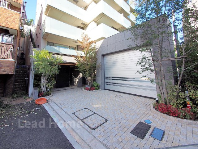 【エントランス】 | ロイヤルシーズン南麻布