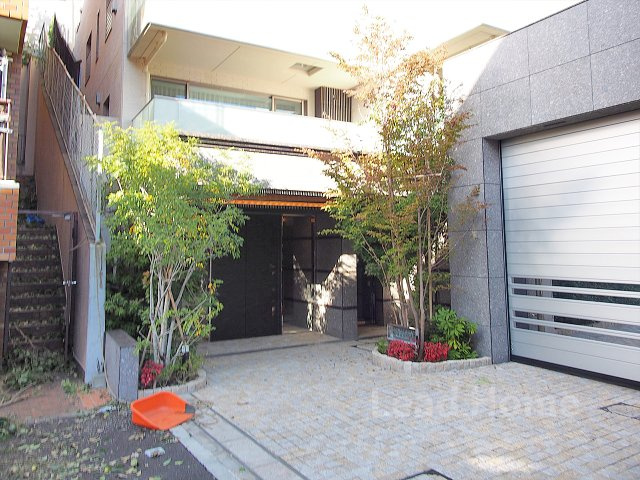 【エントランス】 | ロイヤルシーズン南麻布