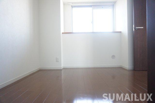 エレイネ須屋のその他