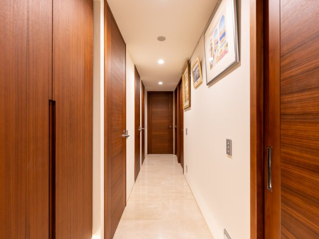 【その他】 | ロイヤルシーズン麻布永坂 | 室内廊下部分