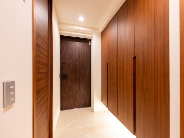 【玄関】 | ロイヤルシーズン麻布永坂