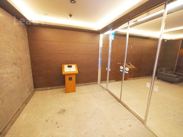 【エントランス】 | ロイヤルシーズン麻布永坂