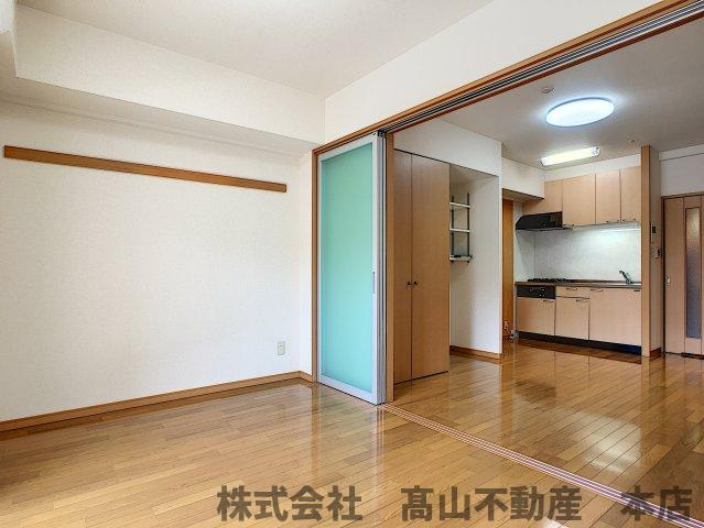 レジェンド桜参番館の居間・リビング