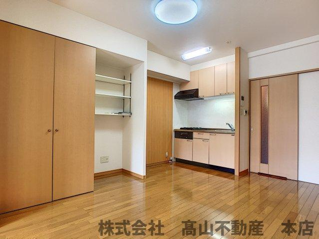 レジェンド桜参番館の居間・リビング