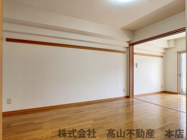 レジェンド桜参番館の居間・リビング