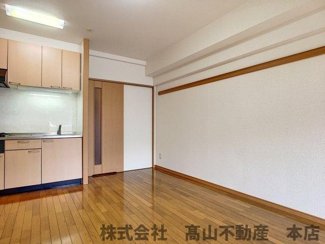 レジェンド桜参番館の居間・リビング