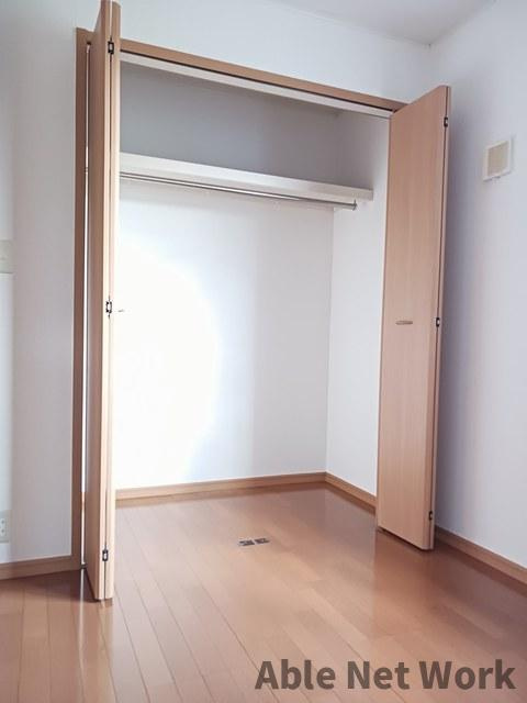 チャンプデブレの収納|ウォークインクローゼット