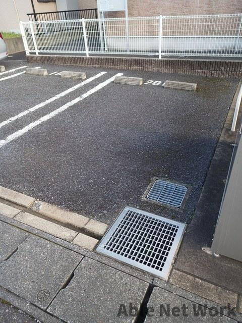 チャンプデブレの駐車場|駐車場