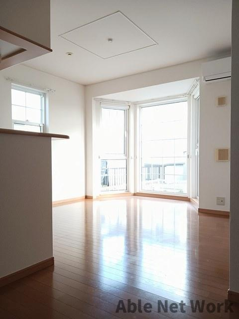 チャンプデブレの居間・リビング|13.4帖のLDK