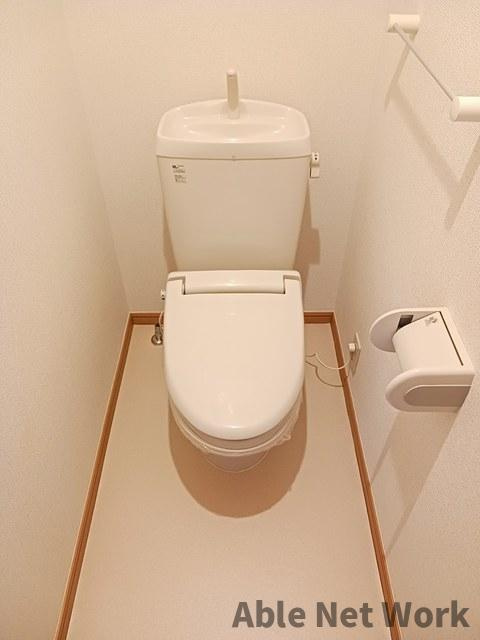 チャンプデブレのトイレ|温水洗浄暖房便座付き