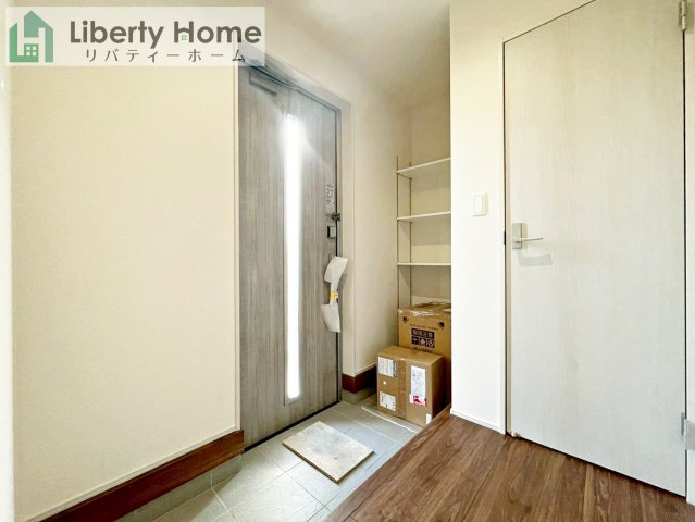 小美玉市納場第5　新築戸建の玄関