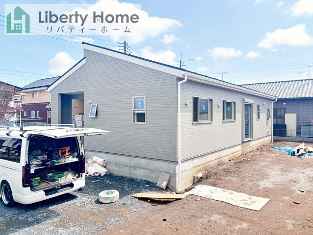 小美玉市納場第5　新築戸建の前面道路含む現地写真