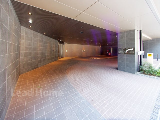 【その他共用部分】 | 常盤松ハウス | 車寄せ