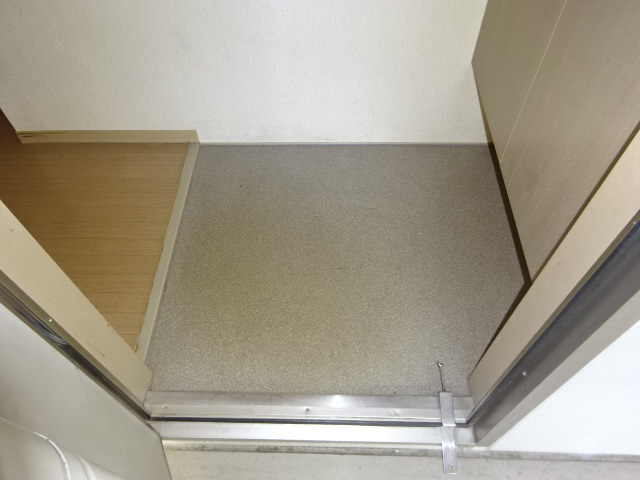 グランドール谷田川の玄関