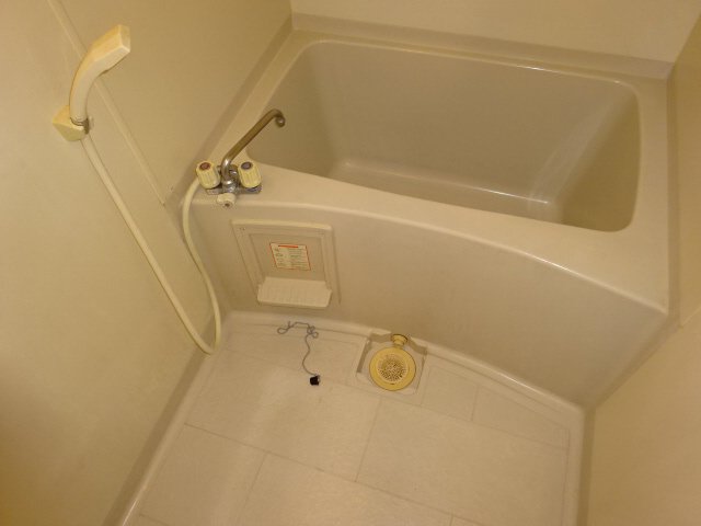 グランドール谷田川の浴室