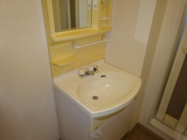 グランドール谷田川の洗面所